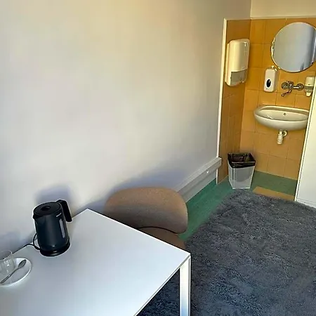 Alliance Hostal *